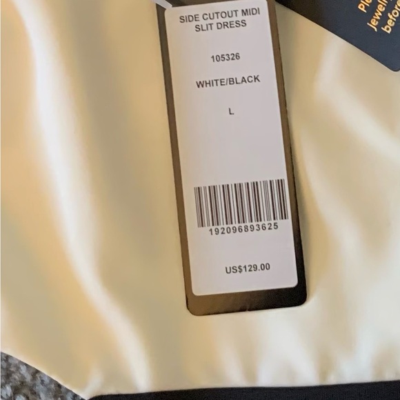 NWT Bebe dress. Size Large - Picture 2 of 3